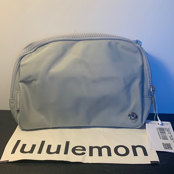 NWT LULULEMON EVERYWHERE BELT BAG LARGE SILVER DROP - Picture 3 of 8